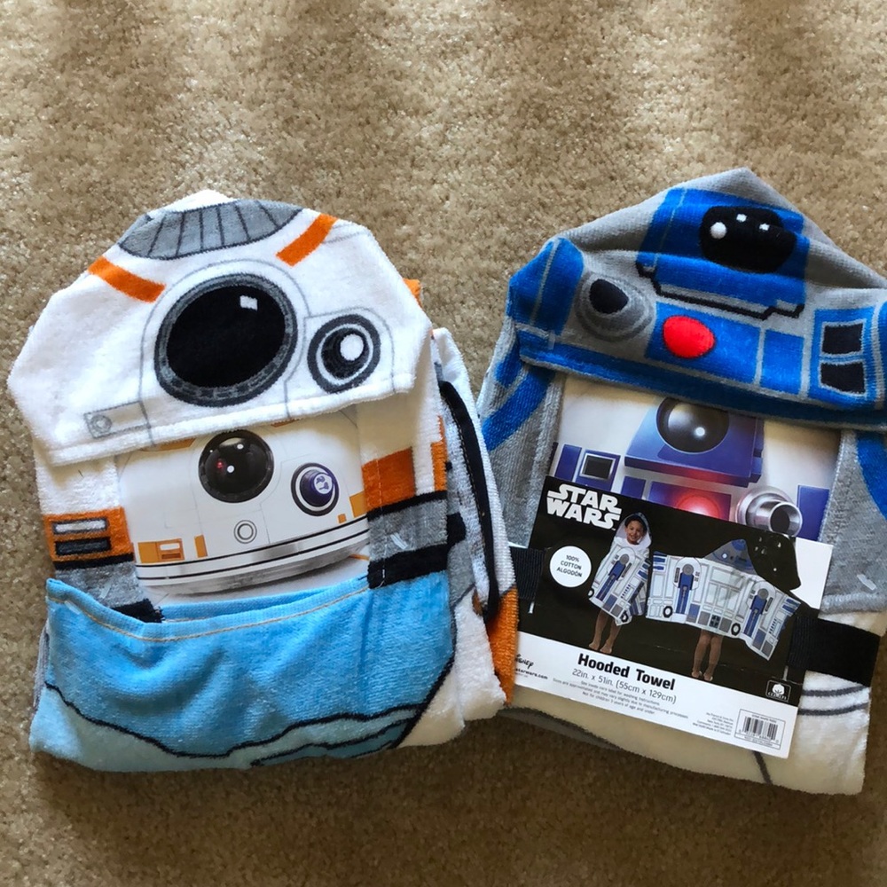 BNWT Star Wars Droid Kids Hooded Towels ⭐️ 🌟 💫